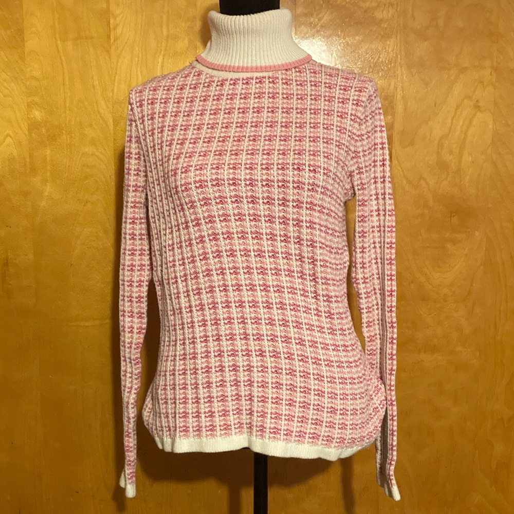 Villager a Liz Claiborne Company Large Pink and White Turtleneck Sweater